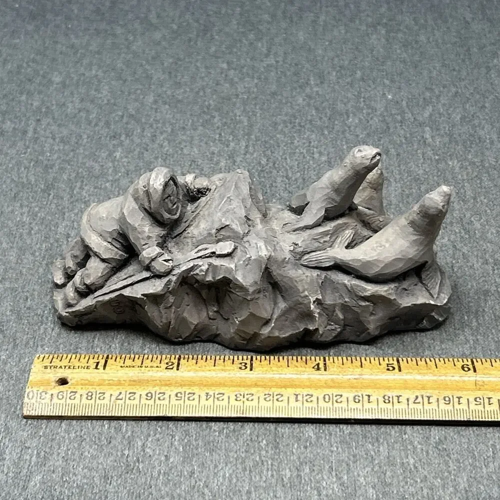 VTG ACE Alaska Glacial Ice Age Sculpture Hand Crafted Eskimo Hunting Seals 6 In